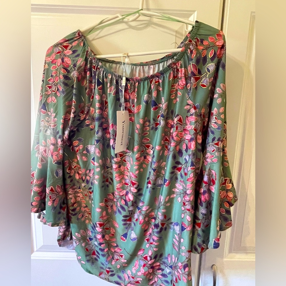 New with tags Womens Medium off the shoulder top